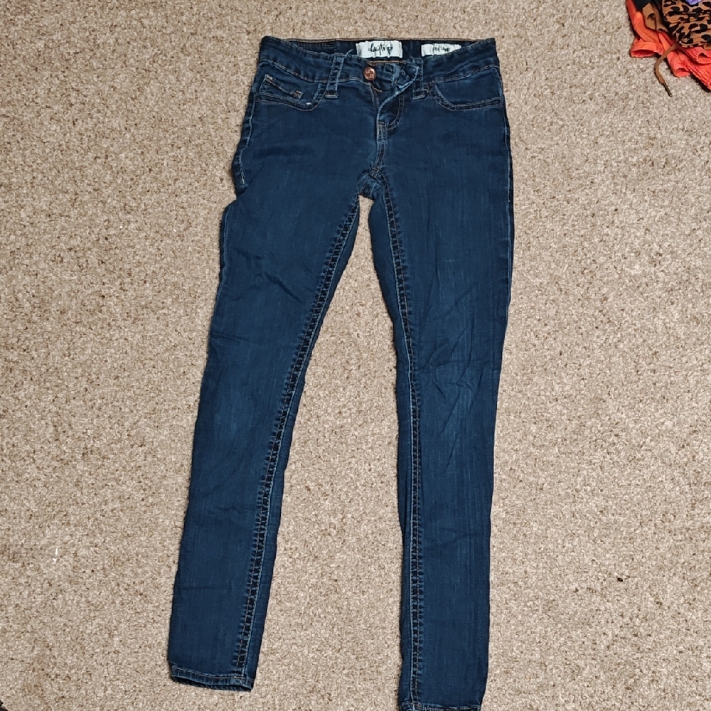 Women's day trip jeans